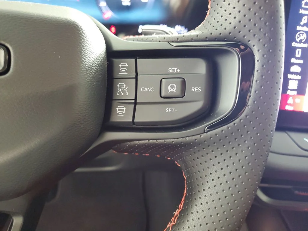 New 2026 Diamond Black Crystal Pearlcoat Dodge R/T Plus image 21