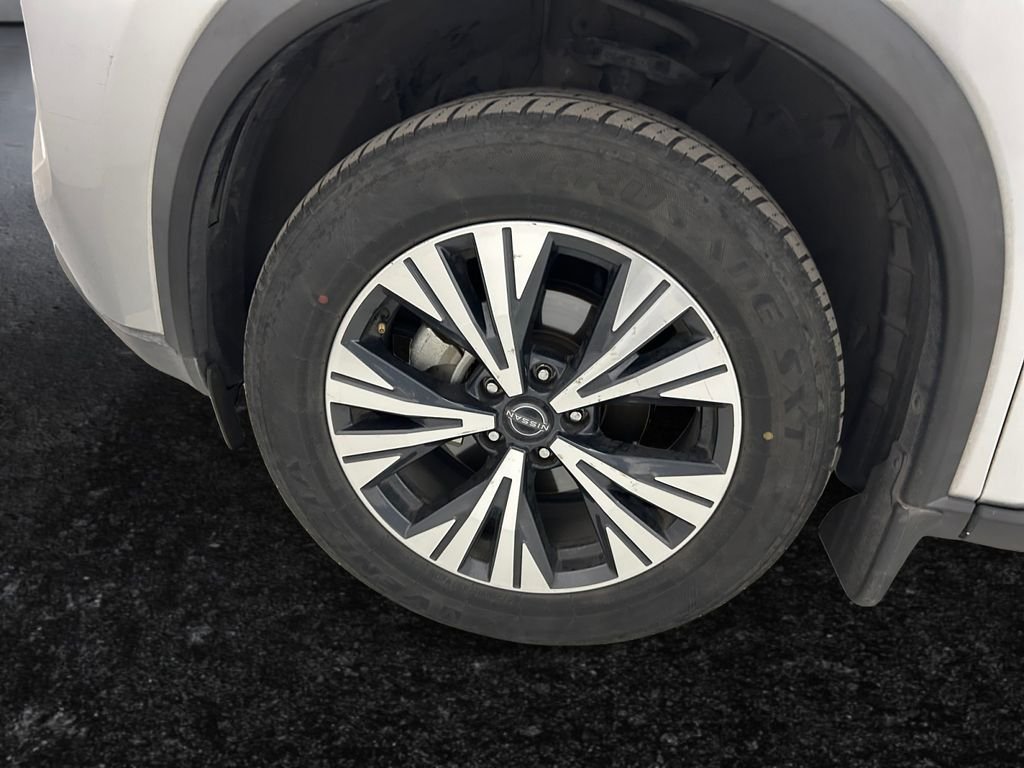 Used 2022 Silver Nissan SV image 27