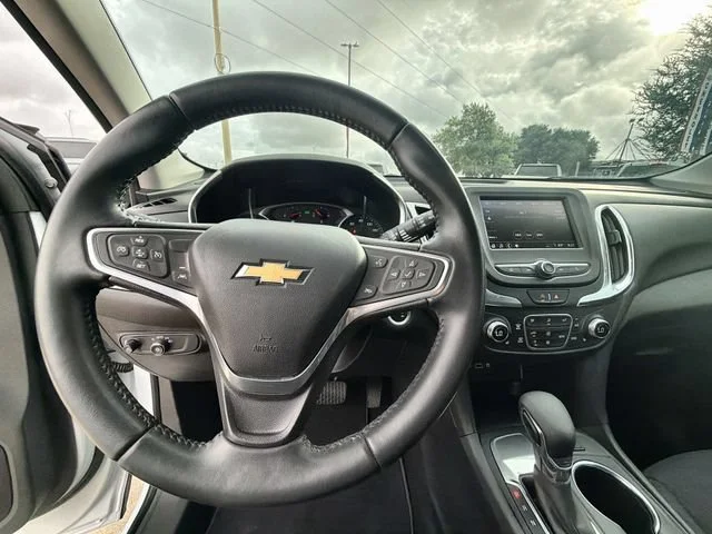 Certified Used 2022 Iridescent Pearl Tricoat Chevrolet LT image 11
