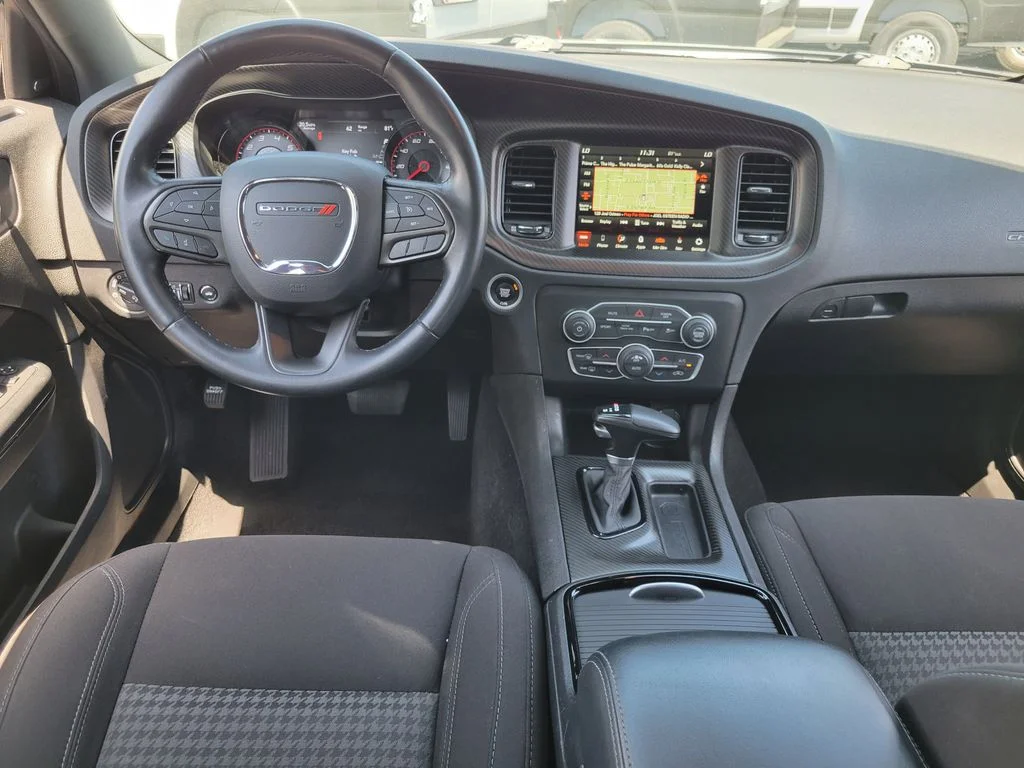 Used 2023 Gray Dodge SXT image 4