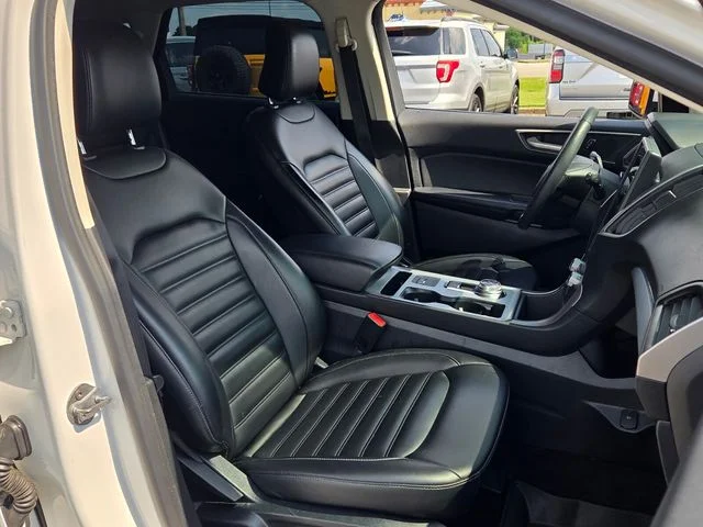 Used 2022 White Ford SEL image 16
