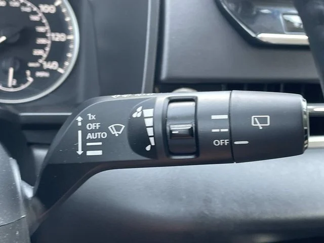 Used 2024  Mitsubishi SE image 24