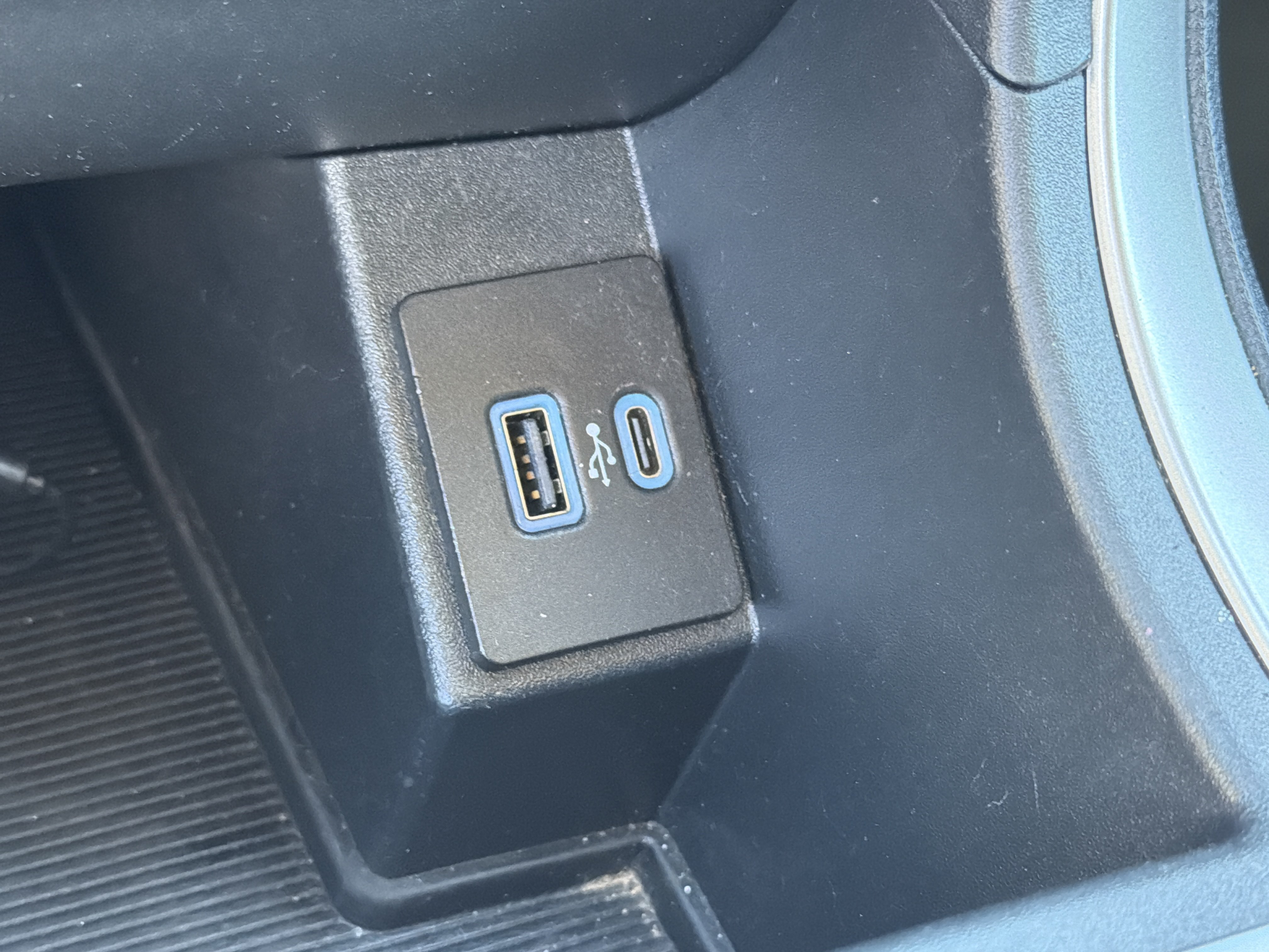 Used 2023 Silver Metallic Ford SEL image 33