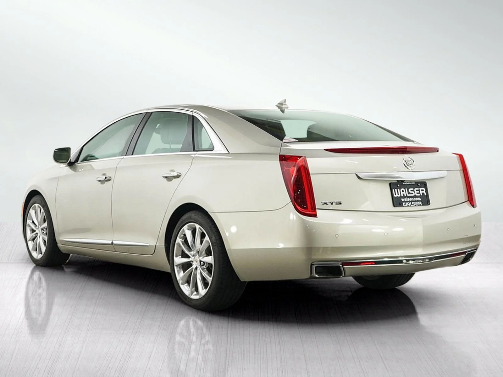 Used 2013 Silver Coast Metallic Cadillac Premium image 4