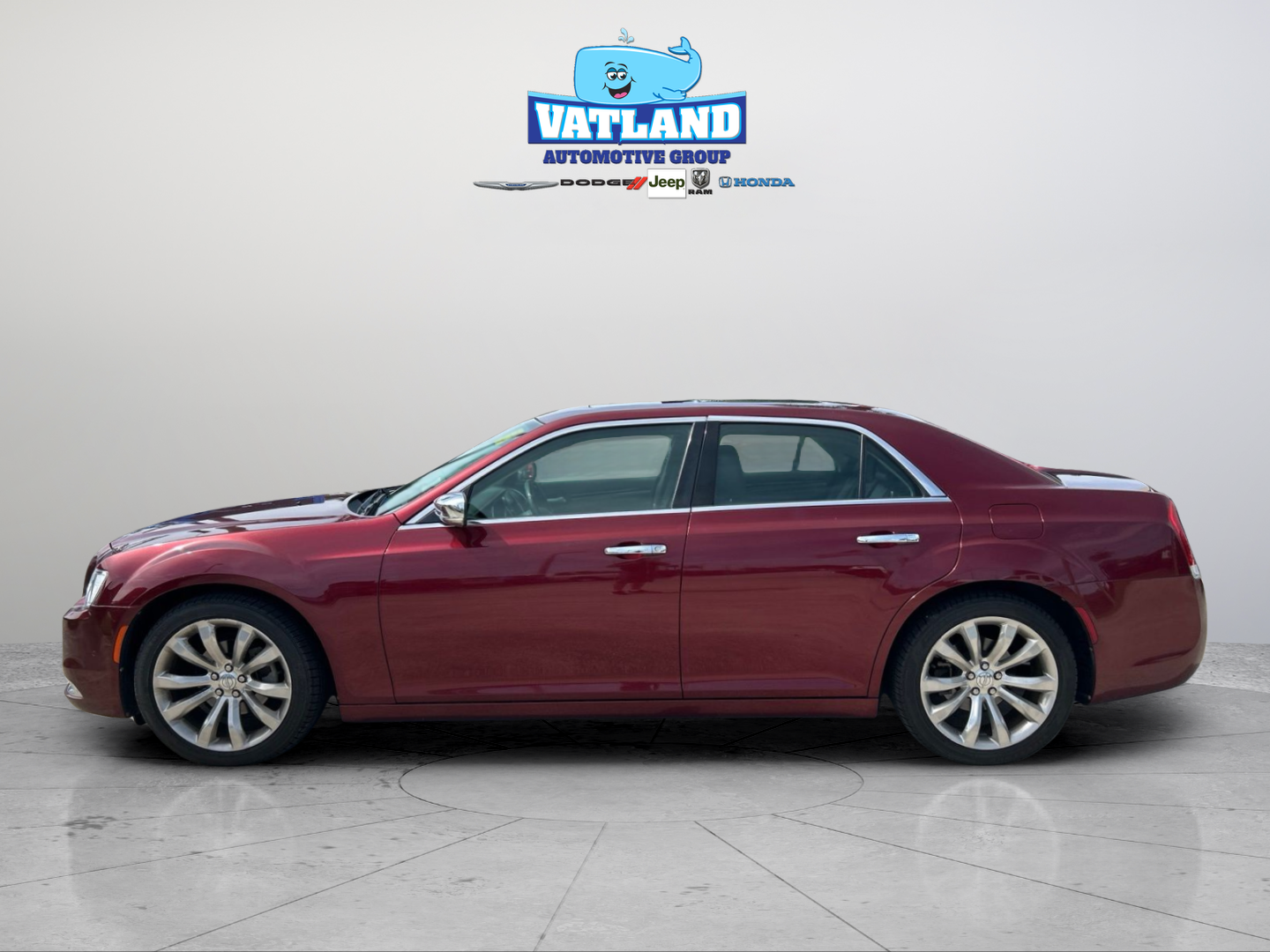 Used 2017 Red Chrysler C image 3