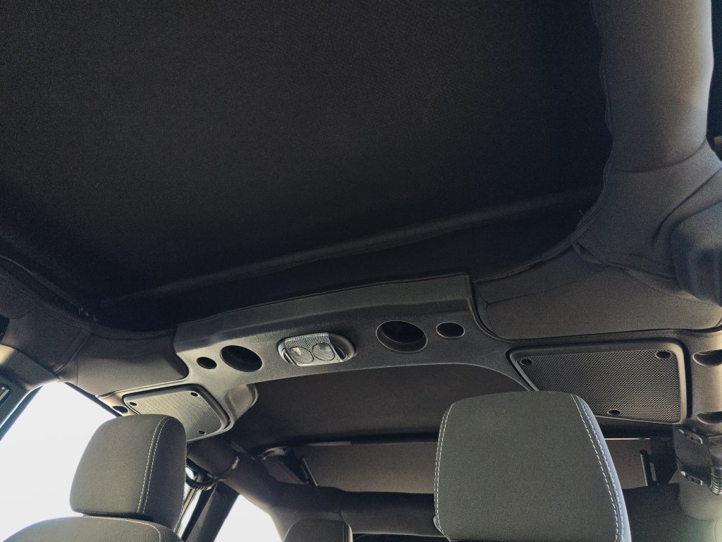 Used 2015 Black Jeep Unlimited Sahara image 33