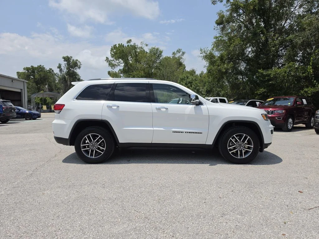 Certified Used 2021 Bright White Clearcoat Jeep Limited image 3