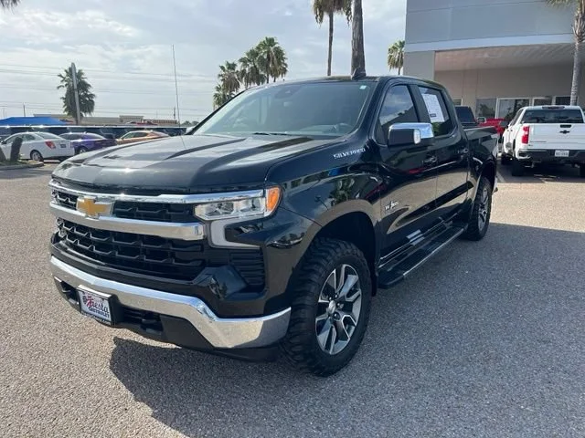 Used 2025 Black Chevrolet LT image 3