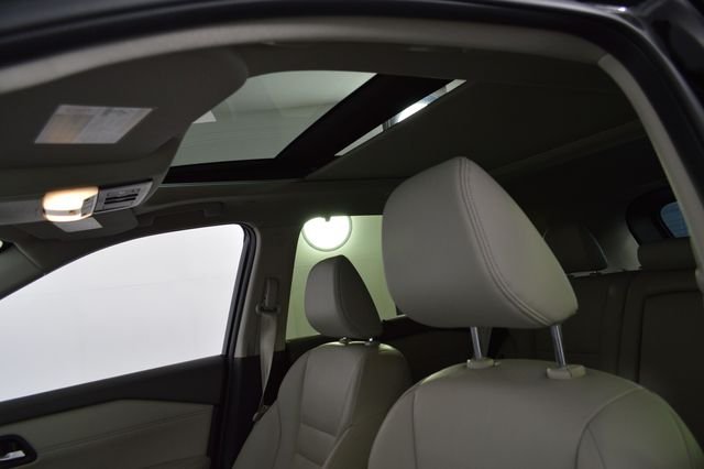 Used 2025 Black Nissan SL image 39