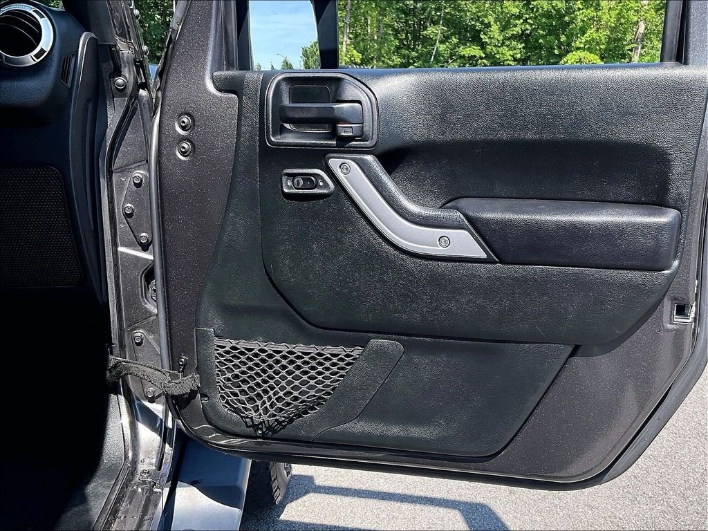 Used 2018 Gray Jeep Unlimited Sahara image 25