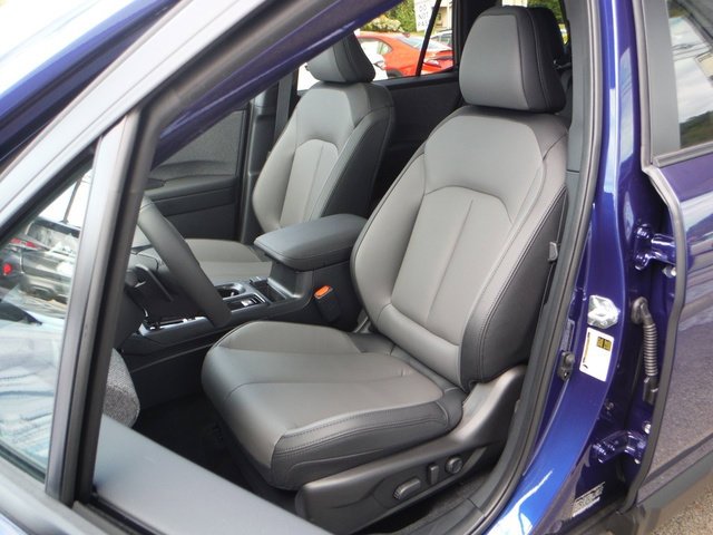 New 2026 CRYSTAL WHITE PEARL Subaru Premium image 15