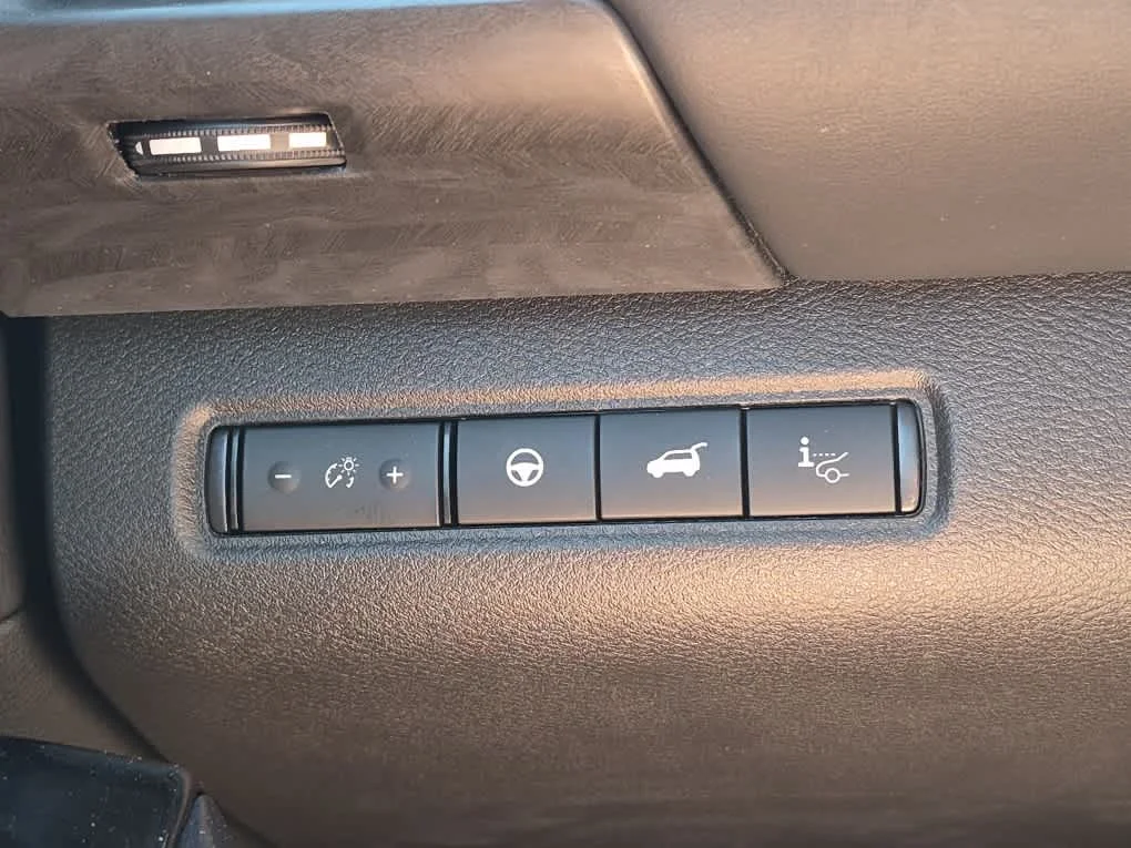 New 2026 Everest White Pearl TriCoat / Super Black Two-tone Nissan Platinum image 20