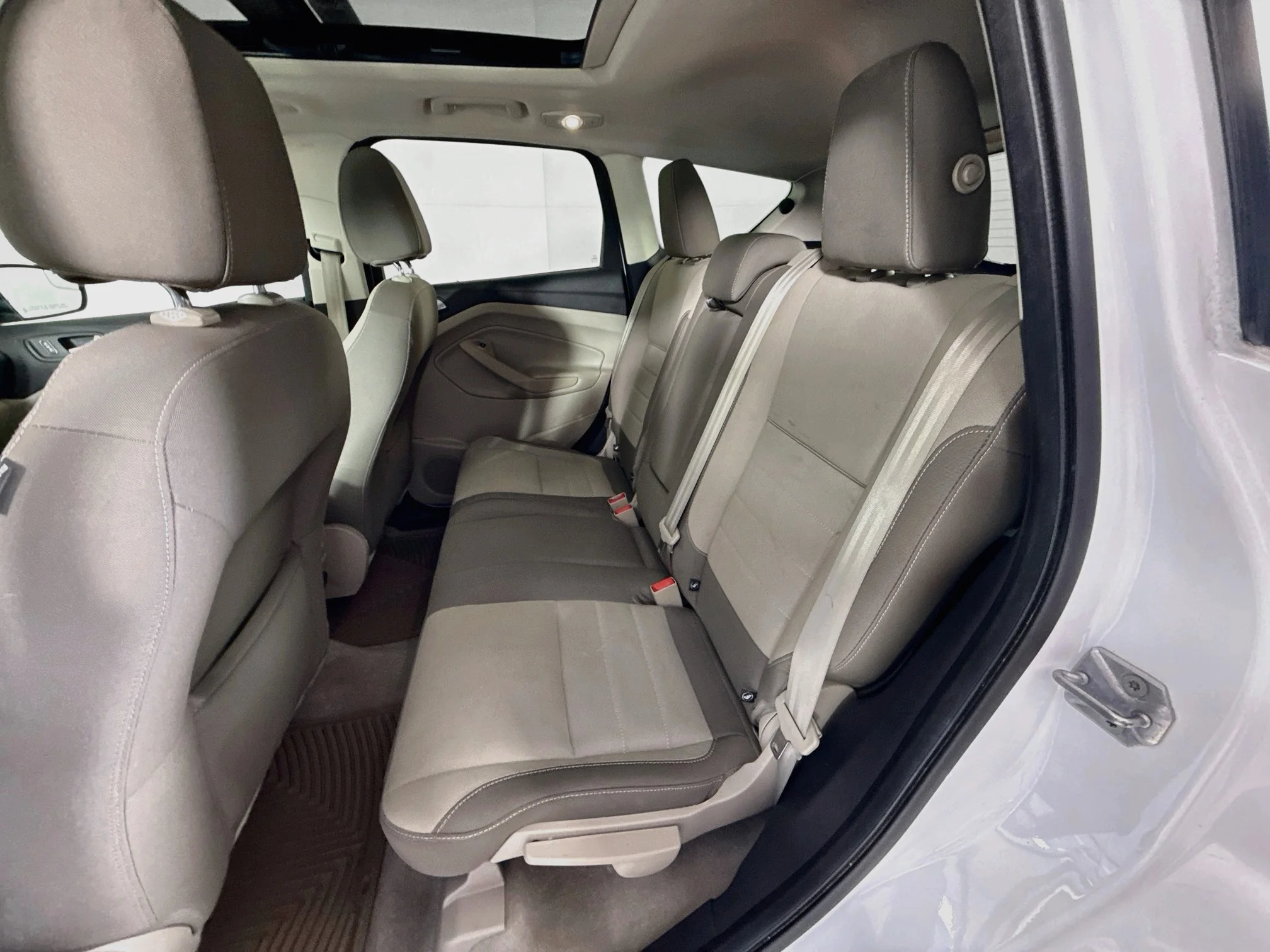Used 2013 Oxford White Ford SE image 5