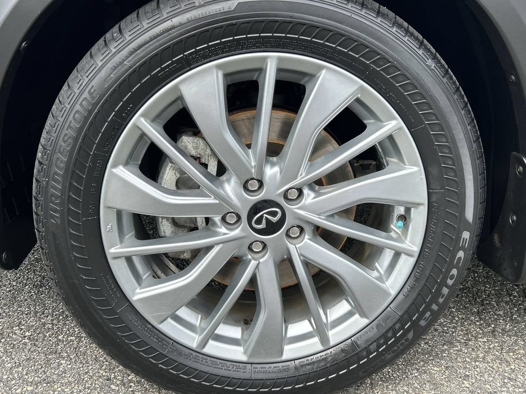 Certified Used 2023 Slate Gray INFINITI LUXE image 10