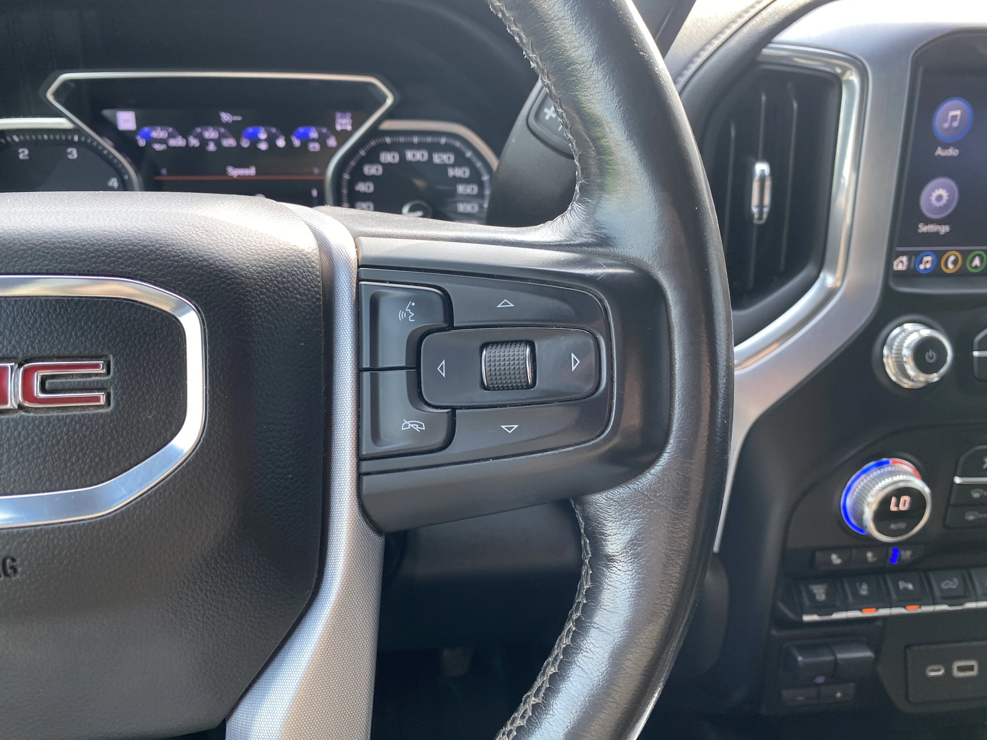 Used 2020 Black GMC Crew Cab SLT image 13