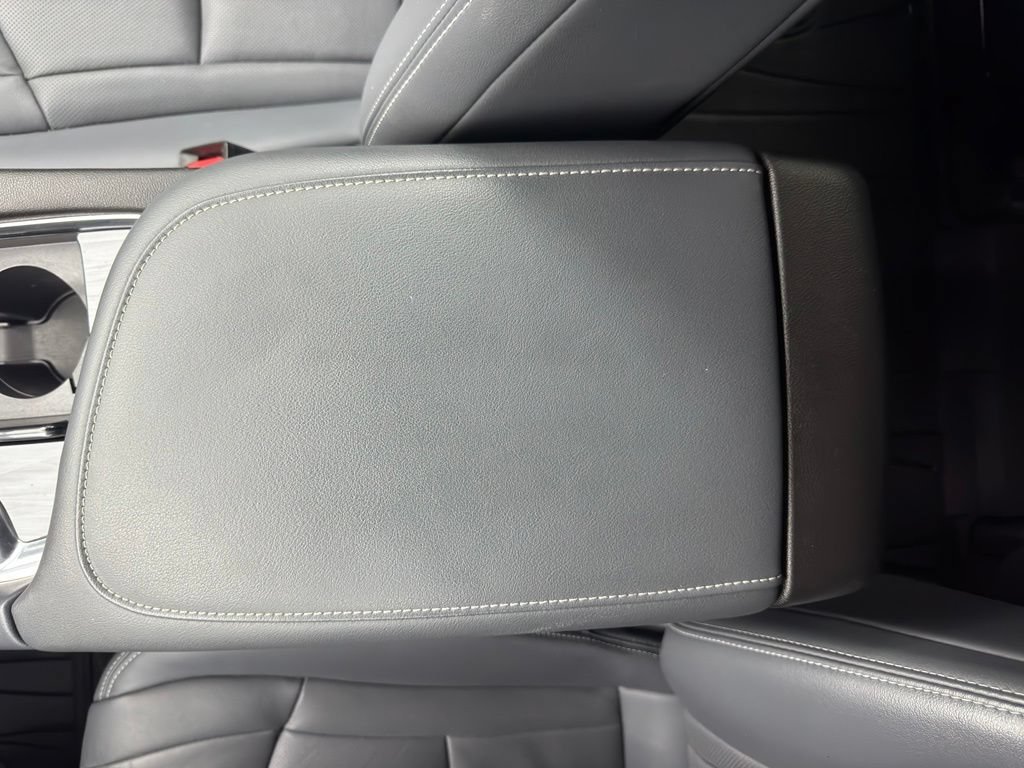 Used 2023 Summit White Buick Essence image 33