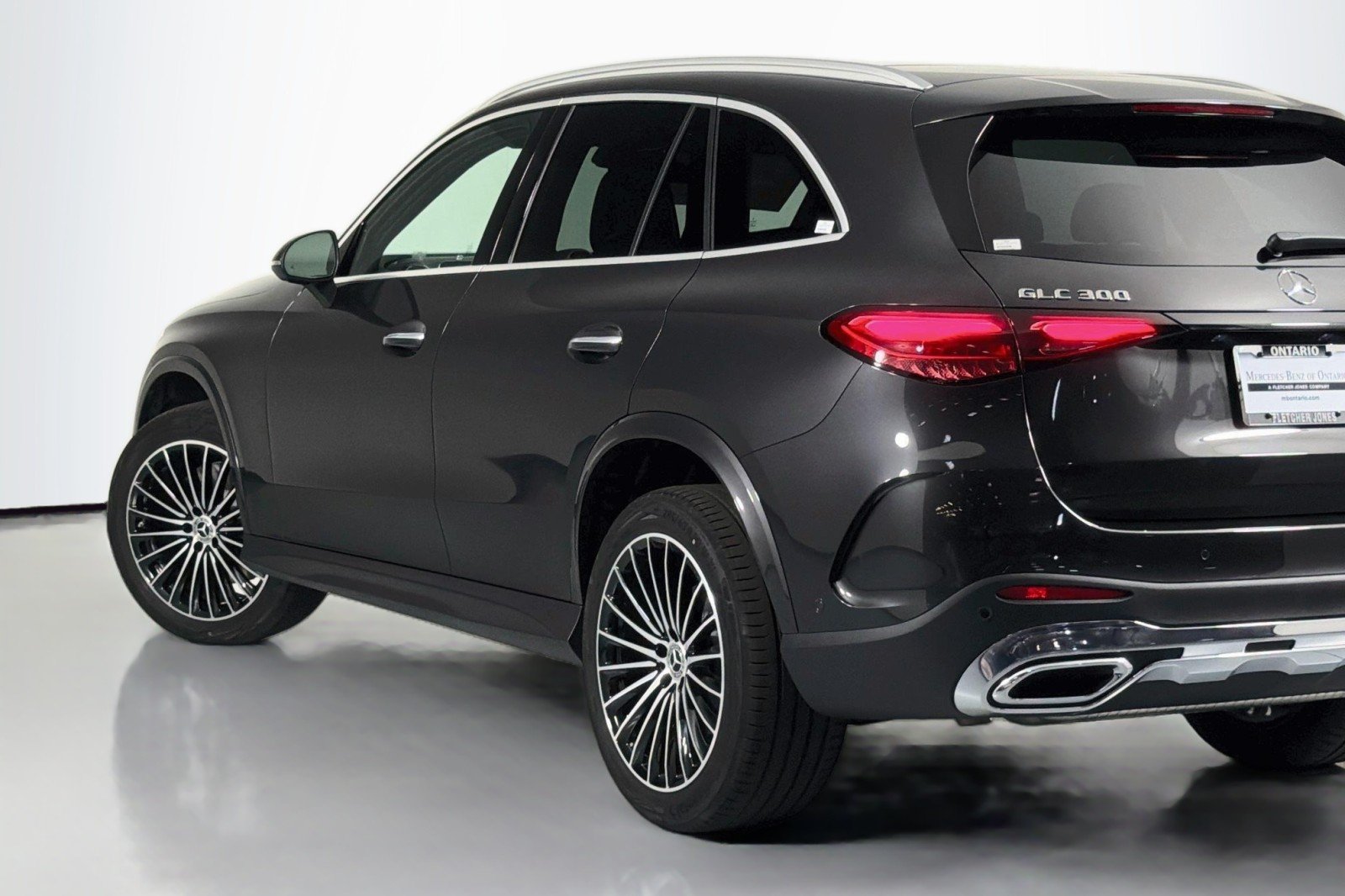 New 2026 Graphite Grey Metallic Mercedes-Benz GLC 300 SUV image 14