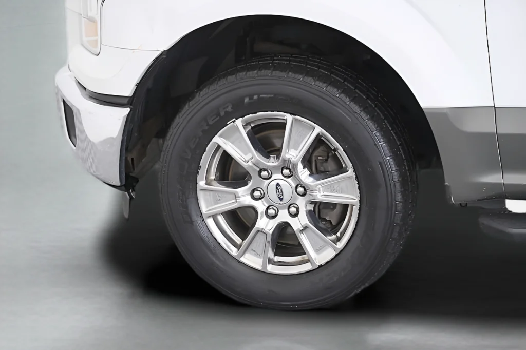 Used 2016 Oxford White Ford XLT image 43