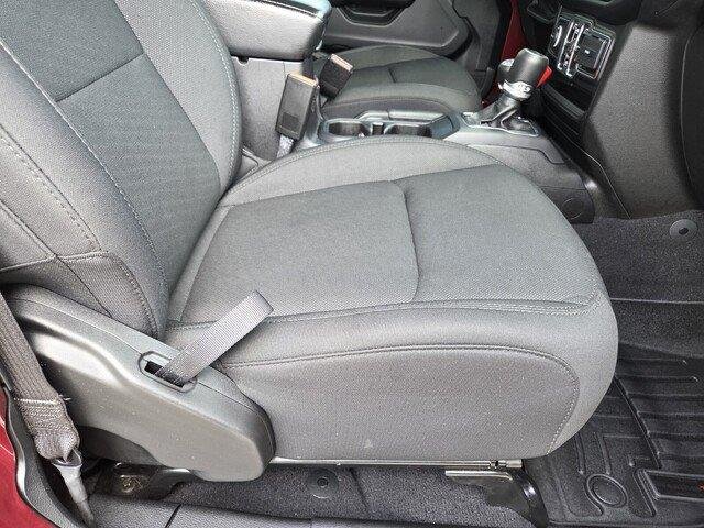 Used 2021 Snazzberry Pearlcoat Jeep Sport S image 29
