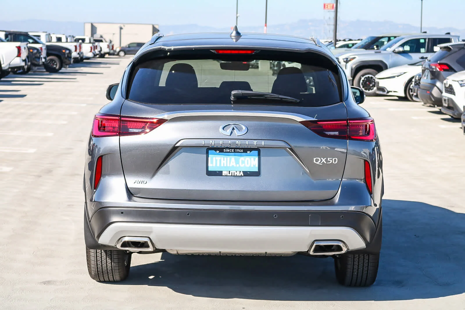 New 2025 GRAPHITE SHADOW INFINITI LUXE AWD image 7