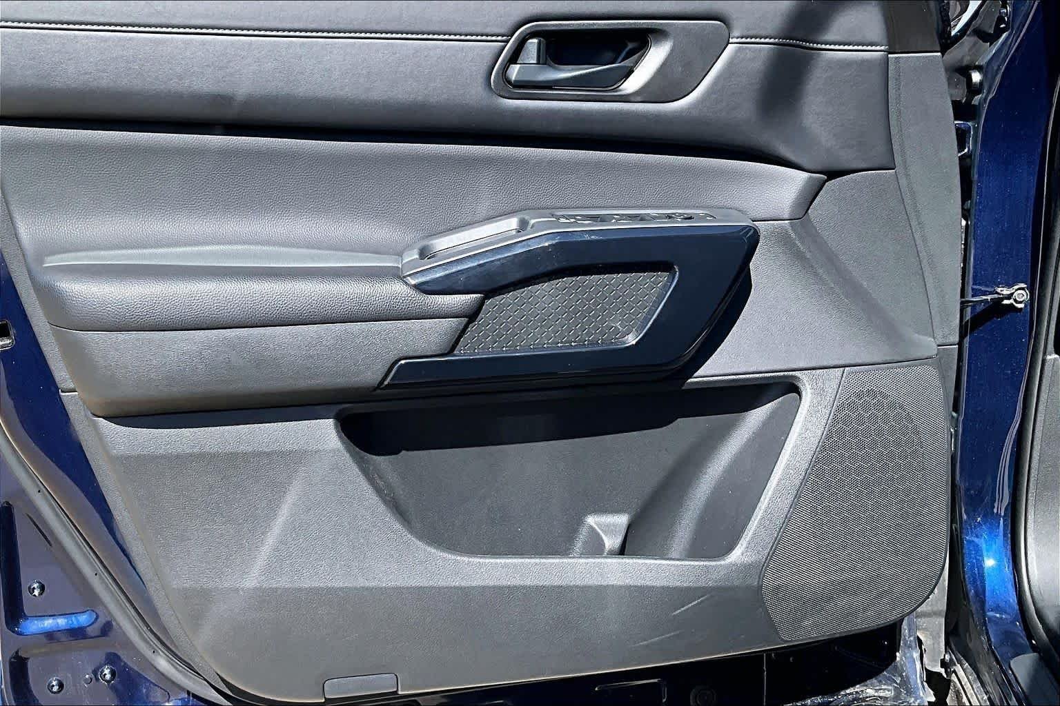 2025 Nissan Pathfinder SV - Photo 23