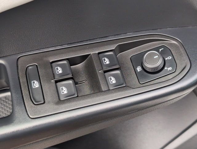 2025 Volkswagen Taos SE - Photo 22