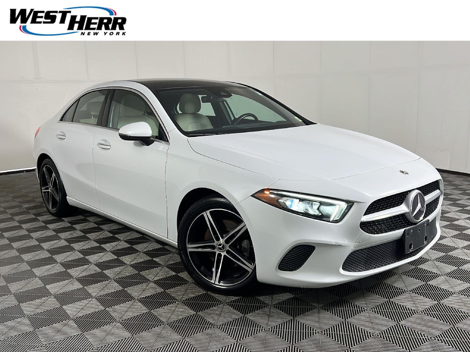 Used 2022 Digital White Metallic Mercedes-Benz A 220 image 1