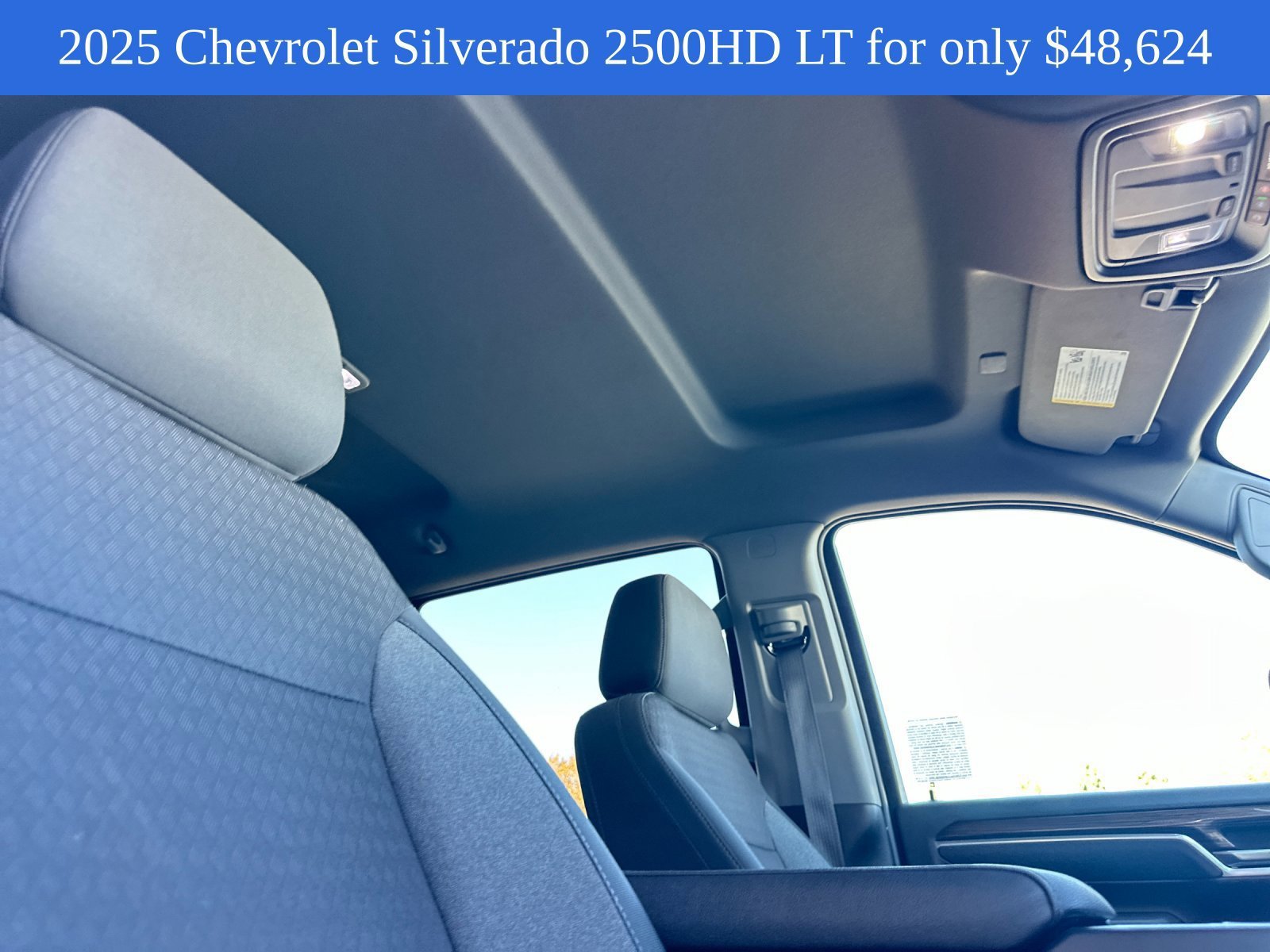 Used 2025 Summit White Chevrolet LT image 17
