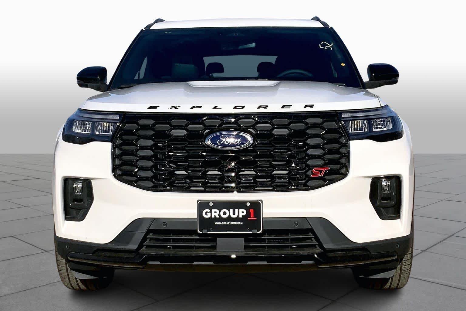 New 2026 Star White Metallic Tri-Coat Ford ST image 3