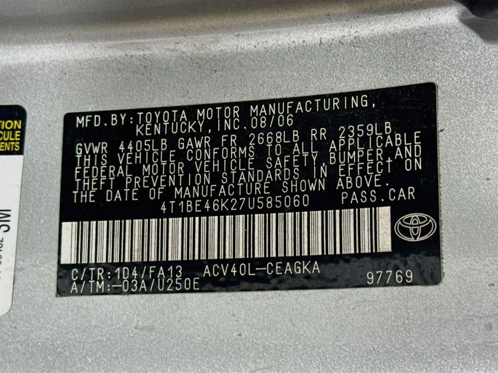Used 2007 Silver Toyota XLE image 39