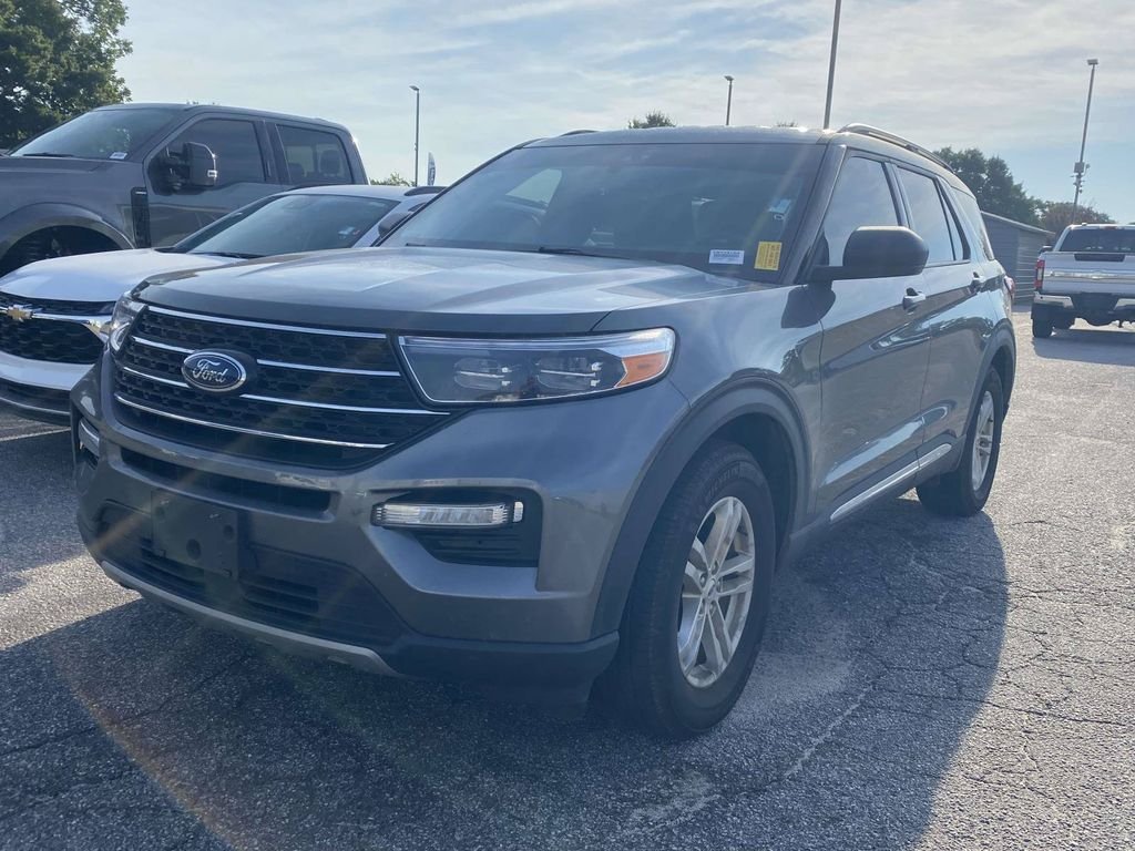Certified Used 2023 Gray Metallic Ford XLT image 3