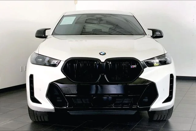 Used 2026 Mineral White Metallic BMW M60i image 3