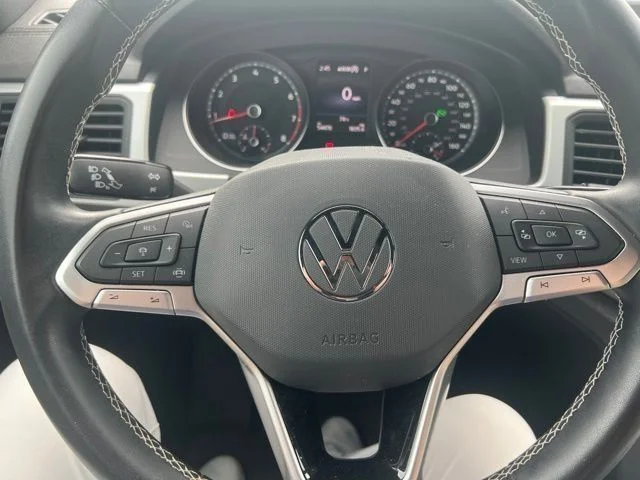 Used 2021 White Volkswagen 2.0T SE w/Technology image 31