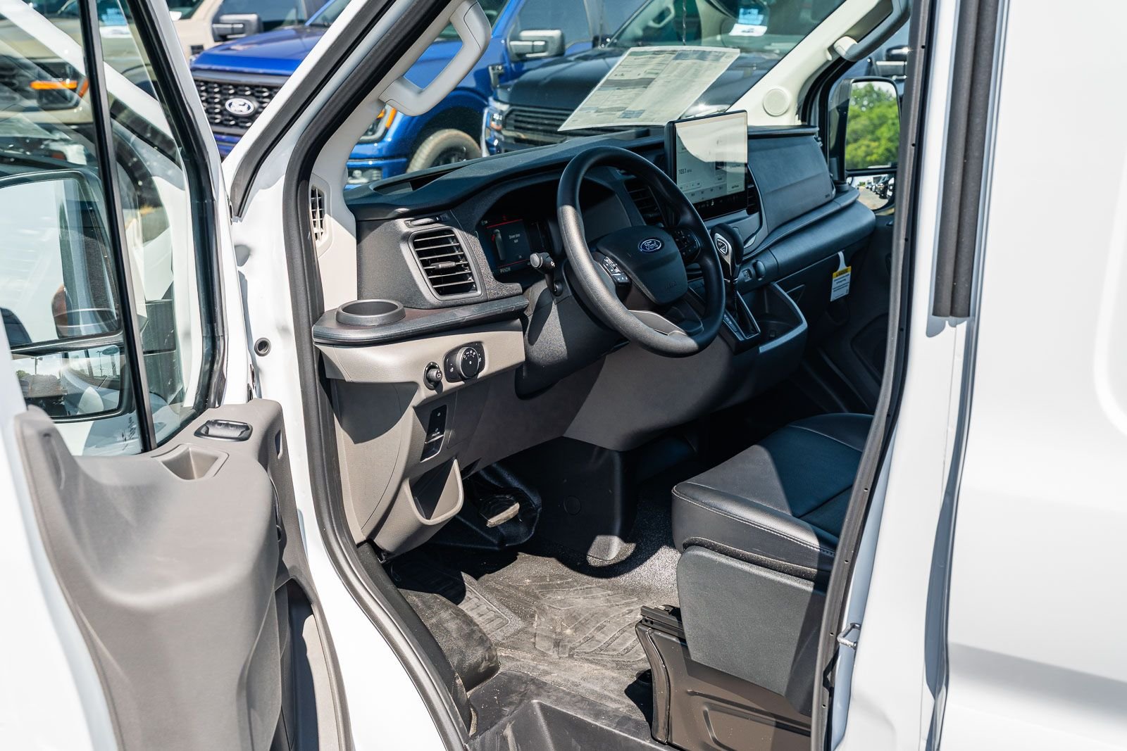 New 2026 Oxford White Ford Cargo Van image 15