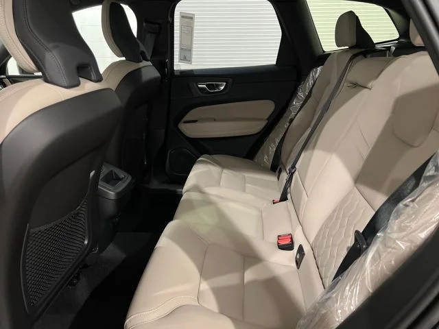 2026 Volvo XC60 Plus - Photo 21