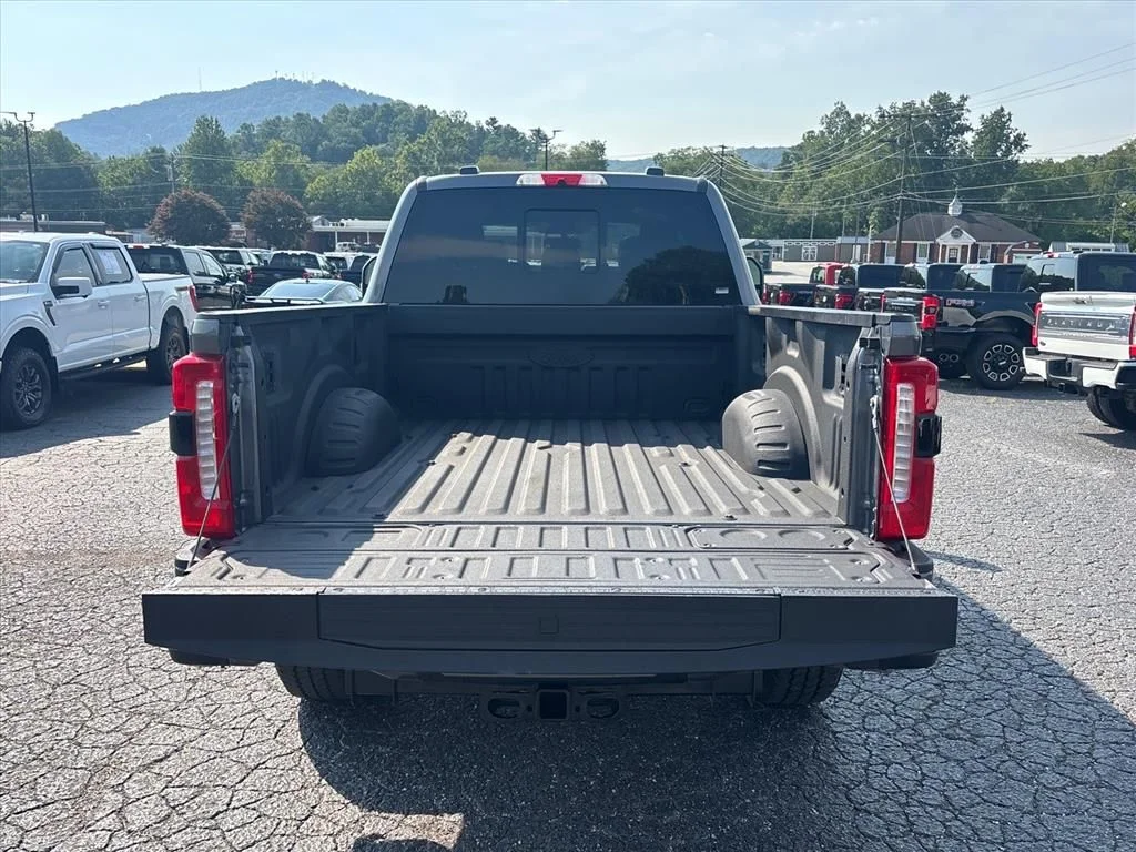 Used 2024 Gray Ford Lariat image 7