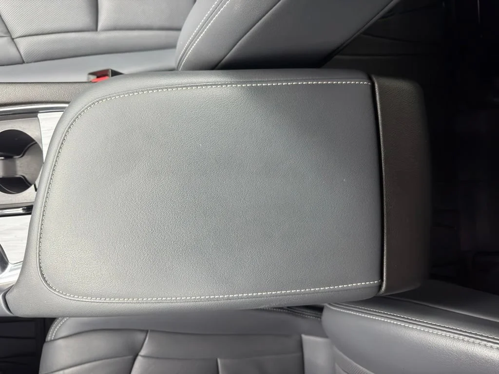 Used 2023 Summit White Buick Essence image 33