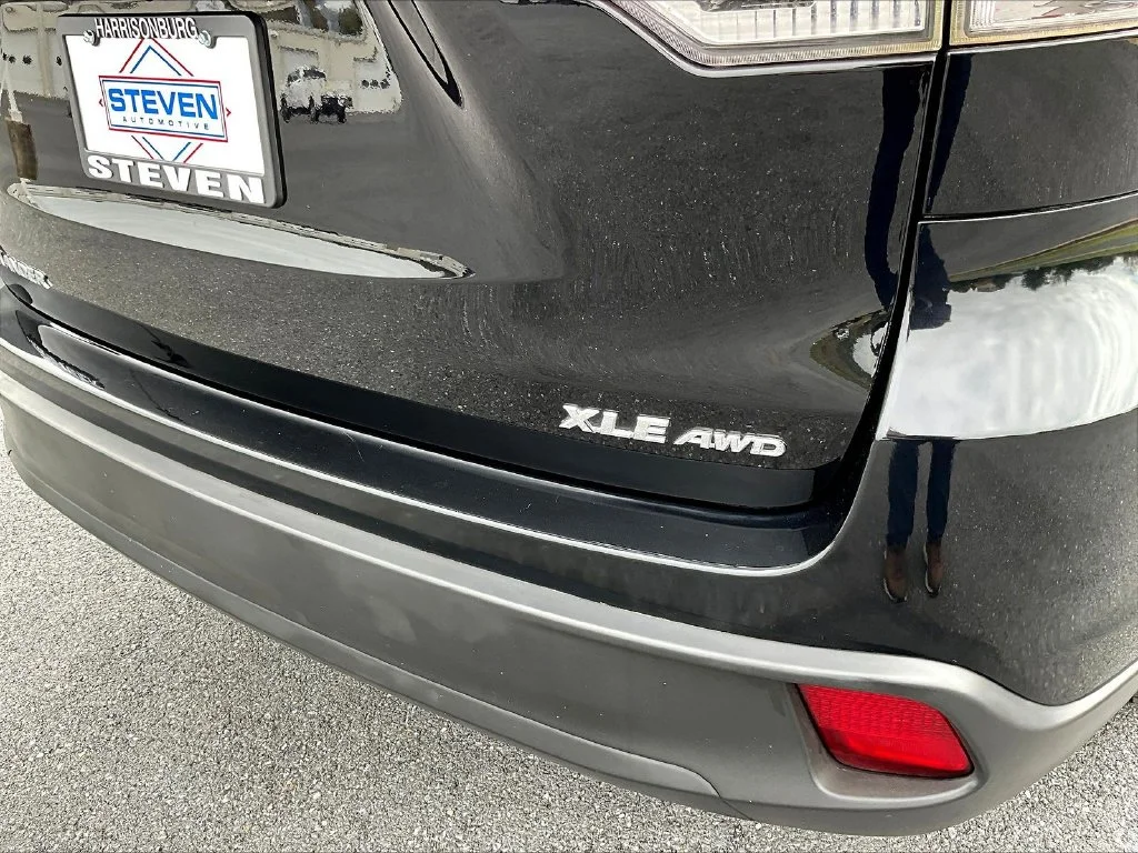 Used 2019 Black Toyota XLE image 24