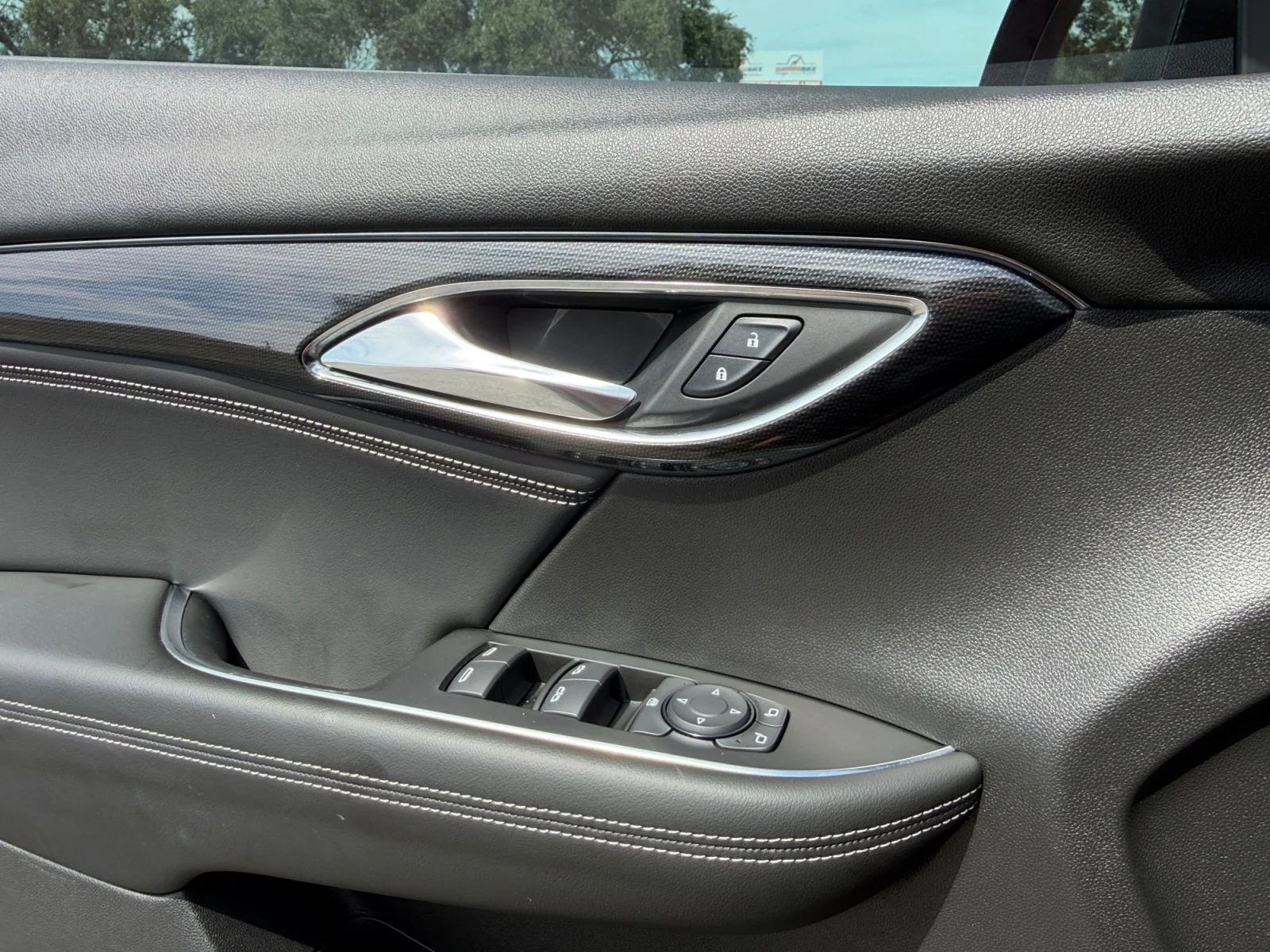 Used 2023 Cinnabar Metallic Buick Preferred image 11