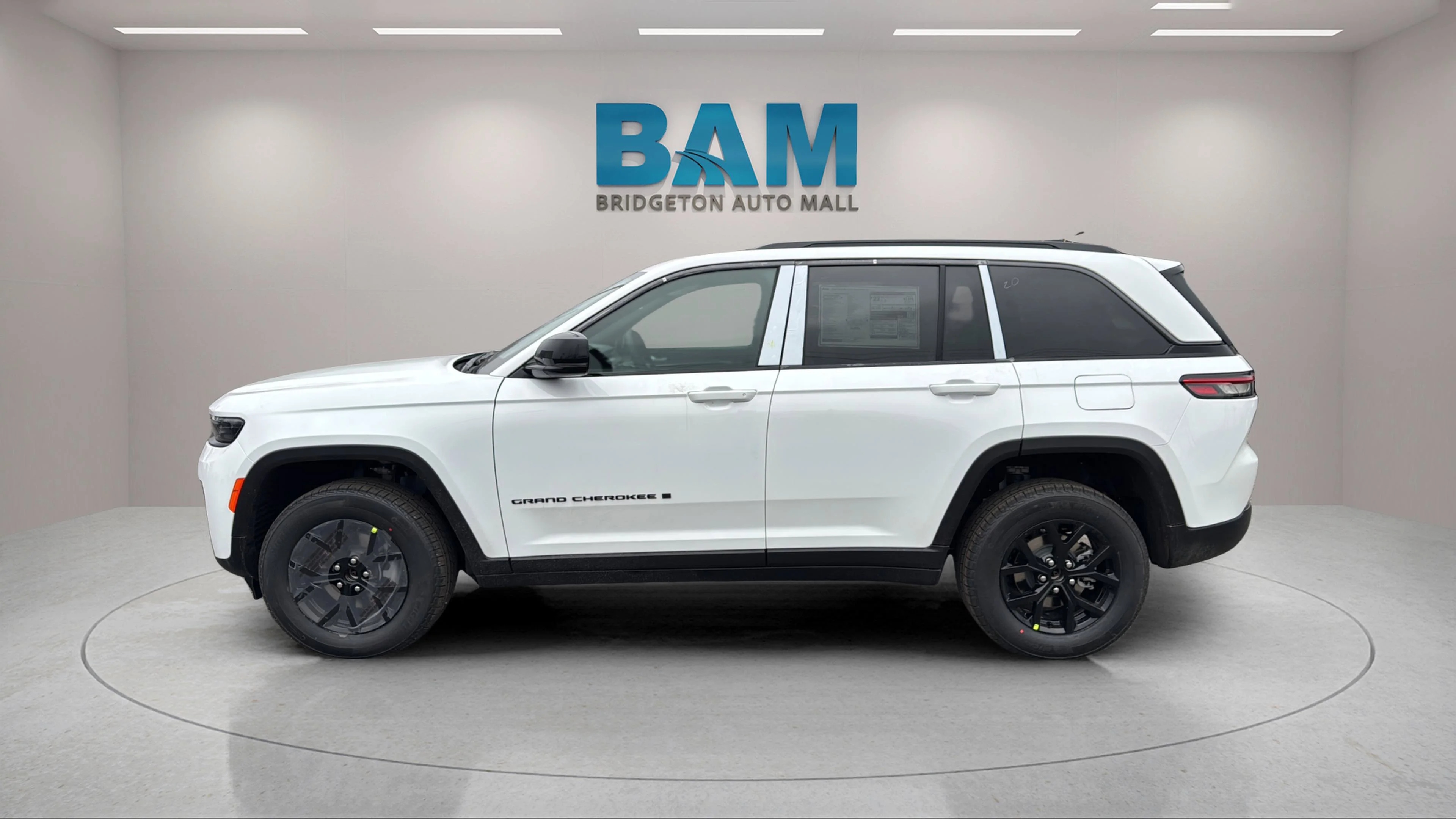 New 2026 Bright White Clearcoat Jeep Laredo Altitude image 4
