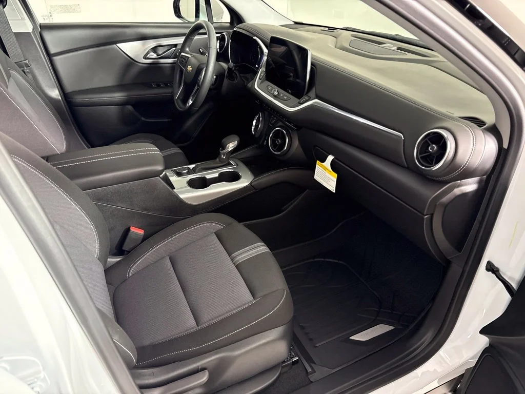Used 2026 White Chevrolet LT image 21