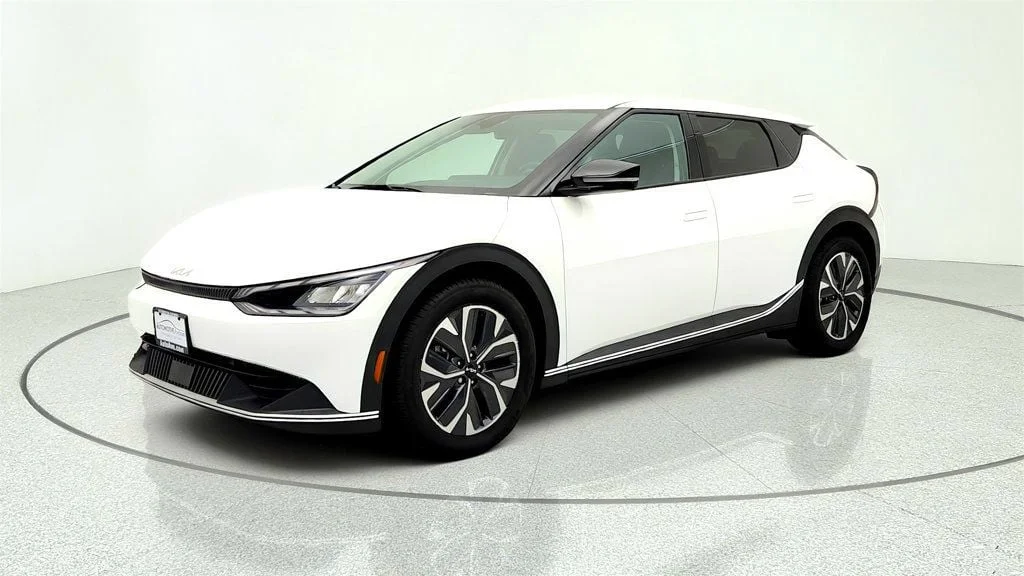 2024 Kia EV6 Light L/R AWD's photo