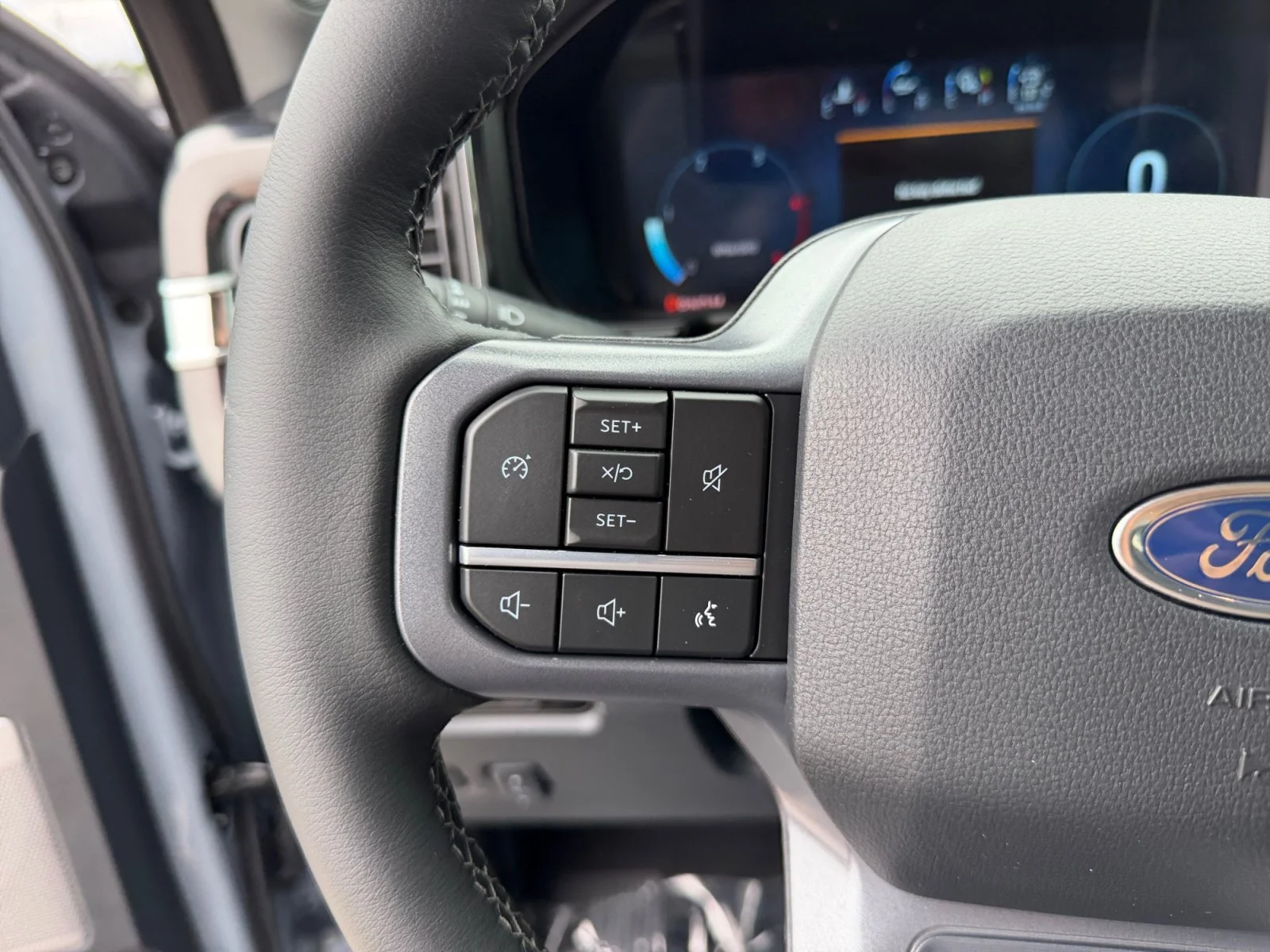 New 2026 Glacier Gray Metallic Tri-Coat Ford LARIAT image 24