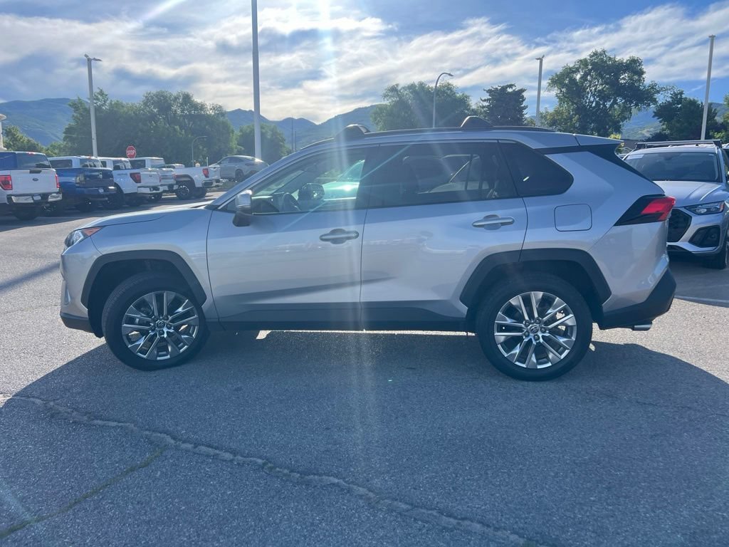 Used 2021 Silver Sky Metallic Toyota XLE Premium image 12