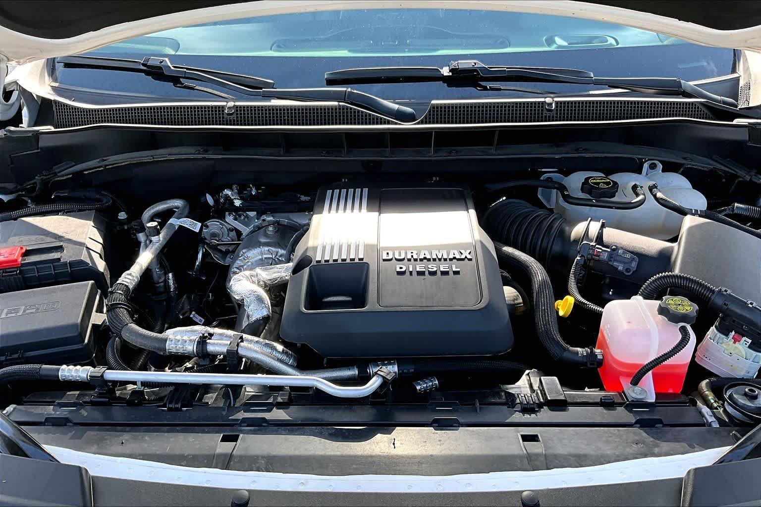 Used 2024 Iridescent Pearl Tricoat Chevrolet RST image 30