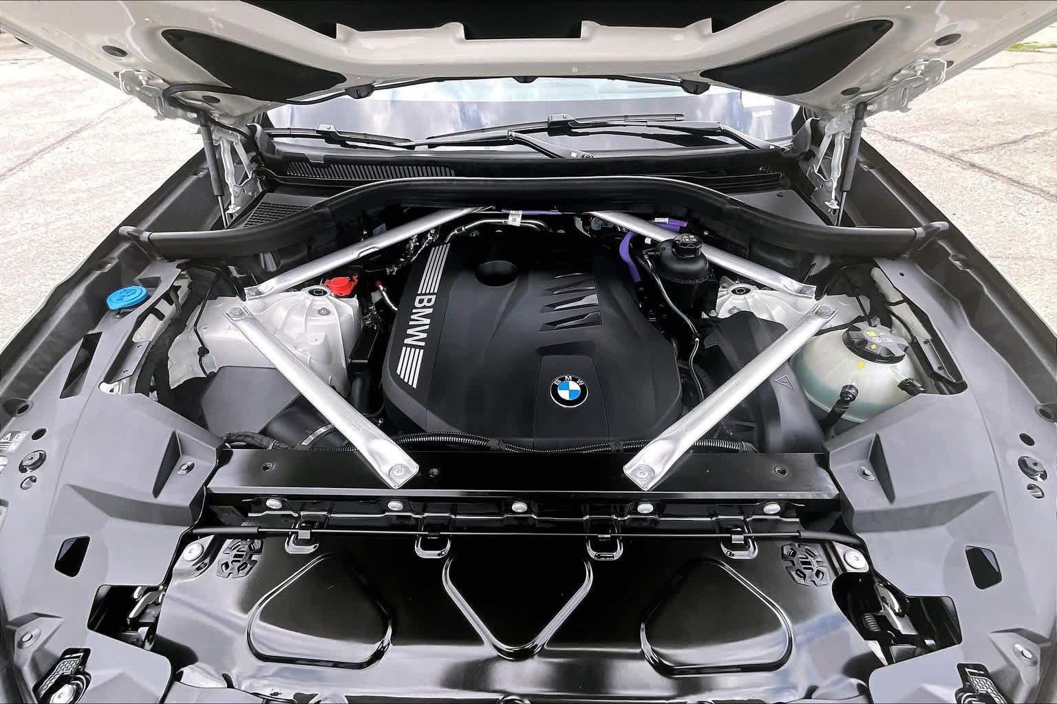 Used 2026 Alpine White BMW sDrive40i image 30