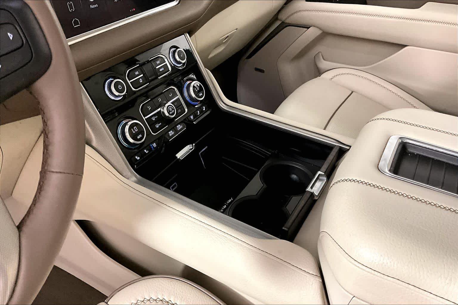 Used 2023 White Frost Tricoat GMC Denali image 15