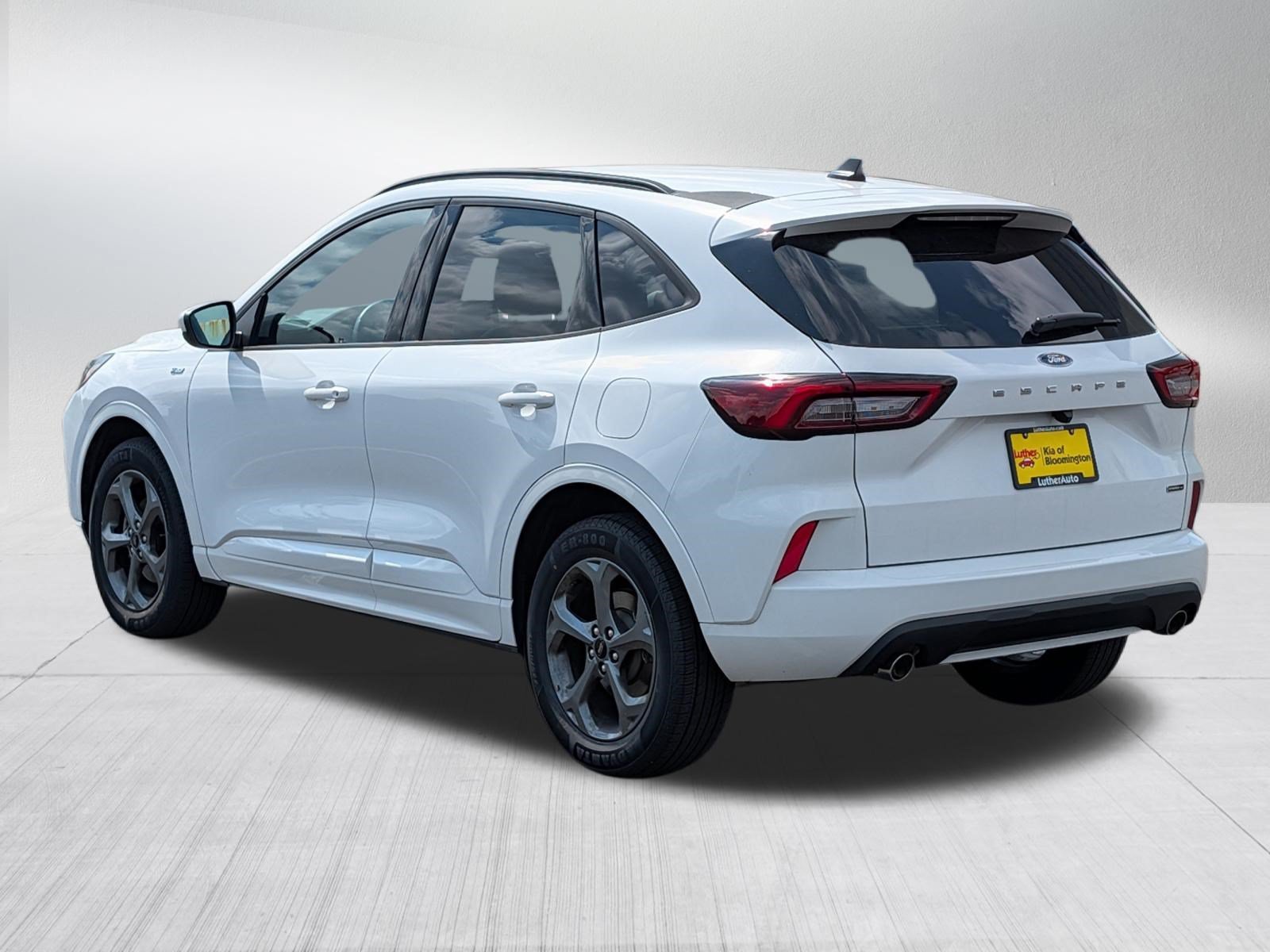 Used 2023 Oxford White Ford ST-Line Select image 5