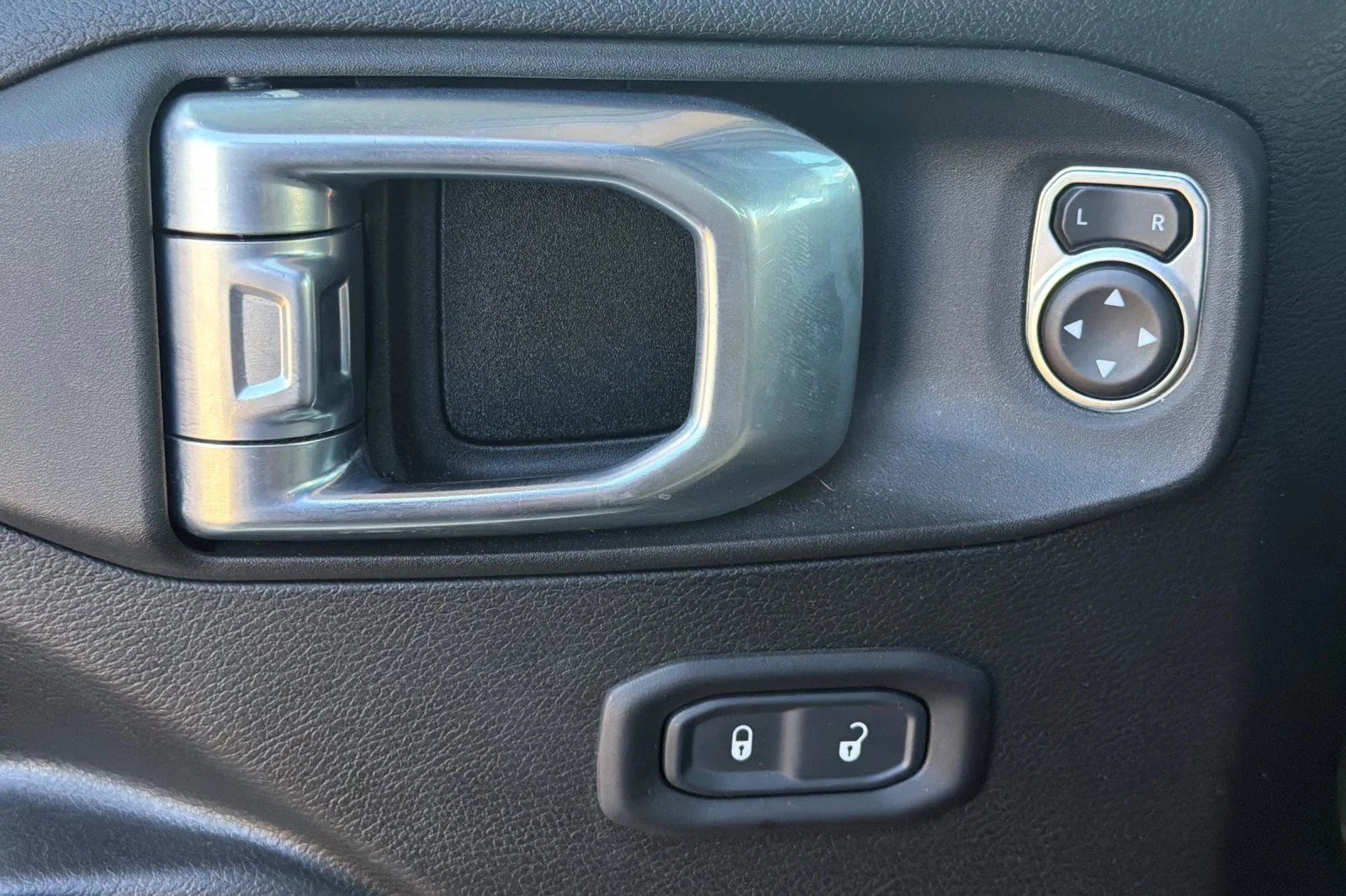 Used 2022 Green Jeep Willys image 14