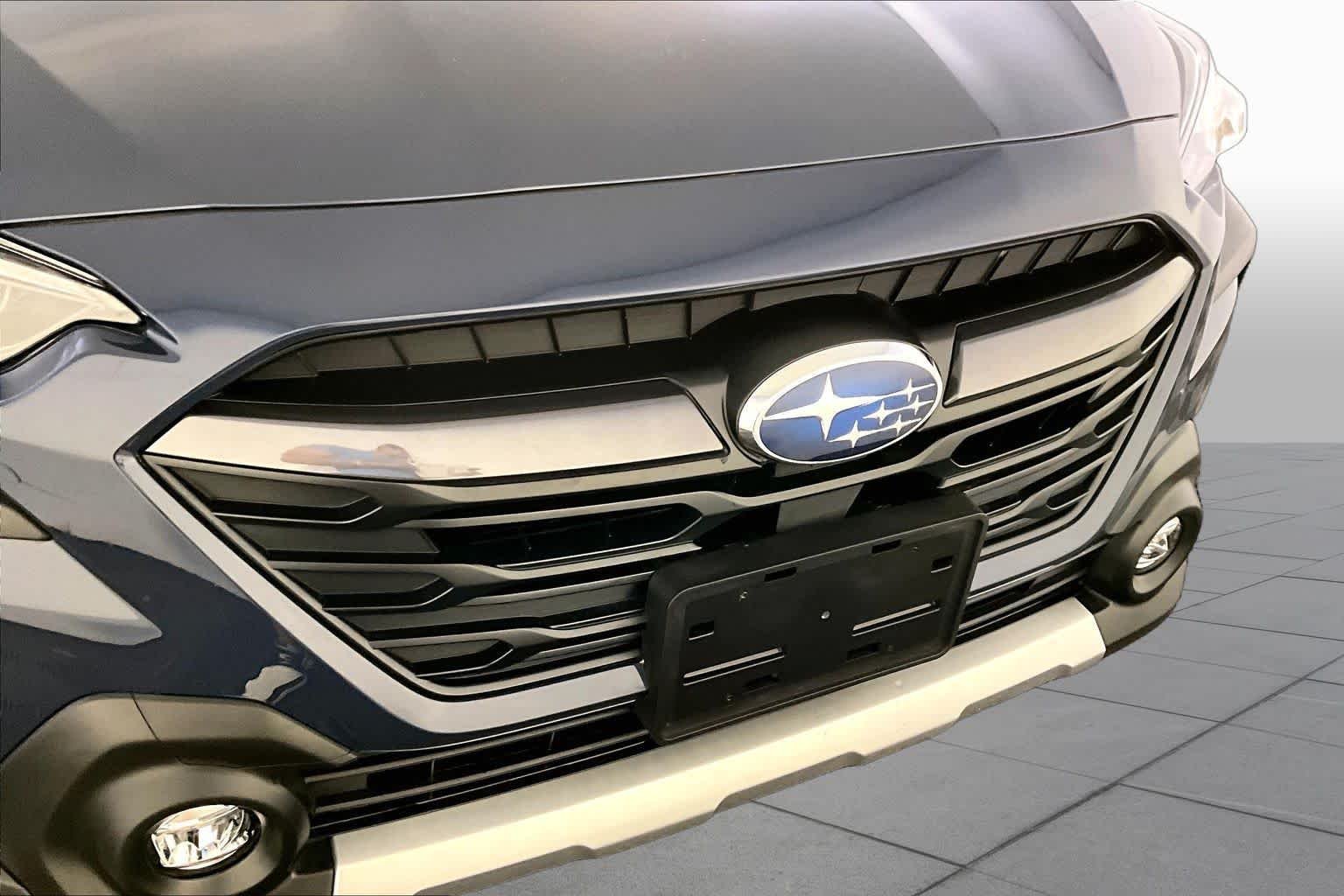 Used 2025 Cosmic Blue Pearl Subaru Limited image 31